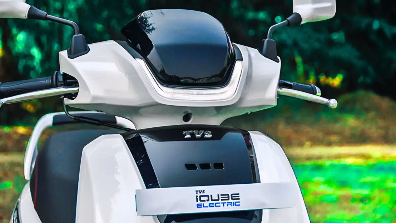 TVS iQube Electric Scooter Offer ₹22,000 Discount and Zero Tax Benefits in 2025