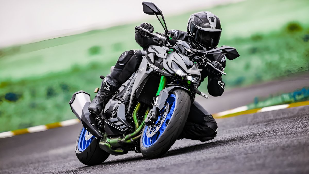 Kawasaki Bikes 2025 Price Mileage Top Models & Key Features